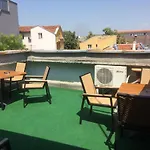 4 Guest house